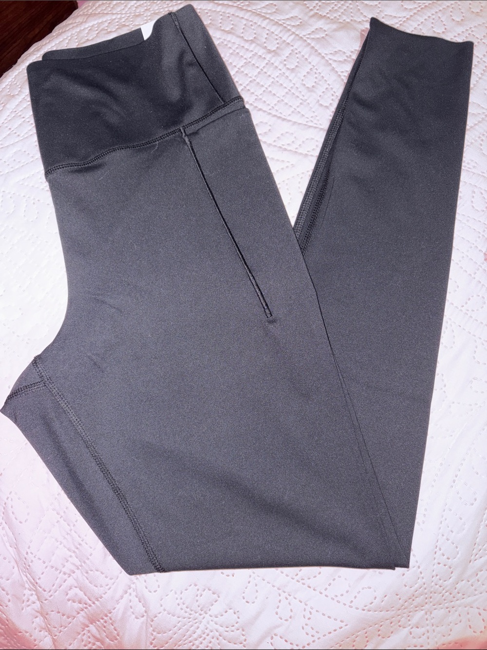 PINK Victoria's Secret black relay classic Leggings